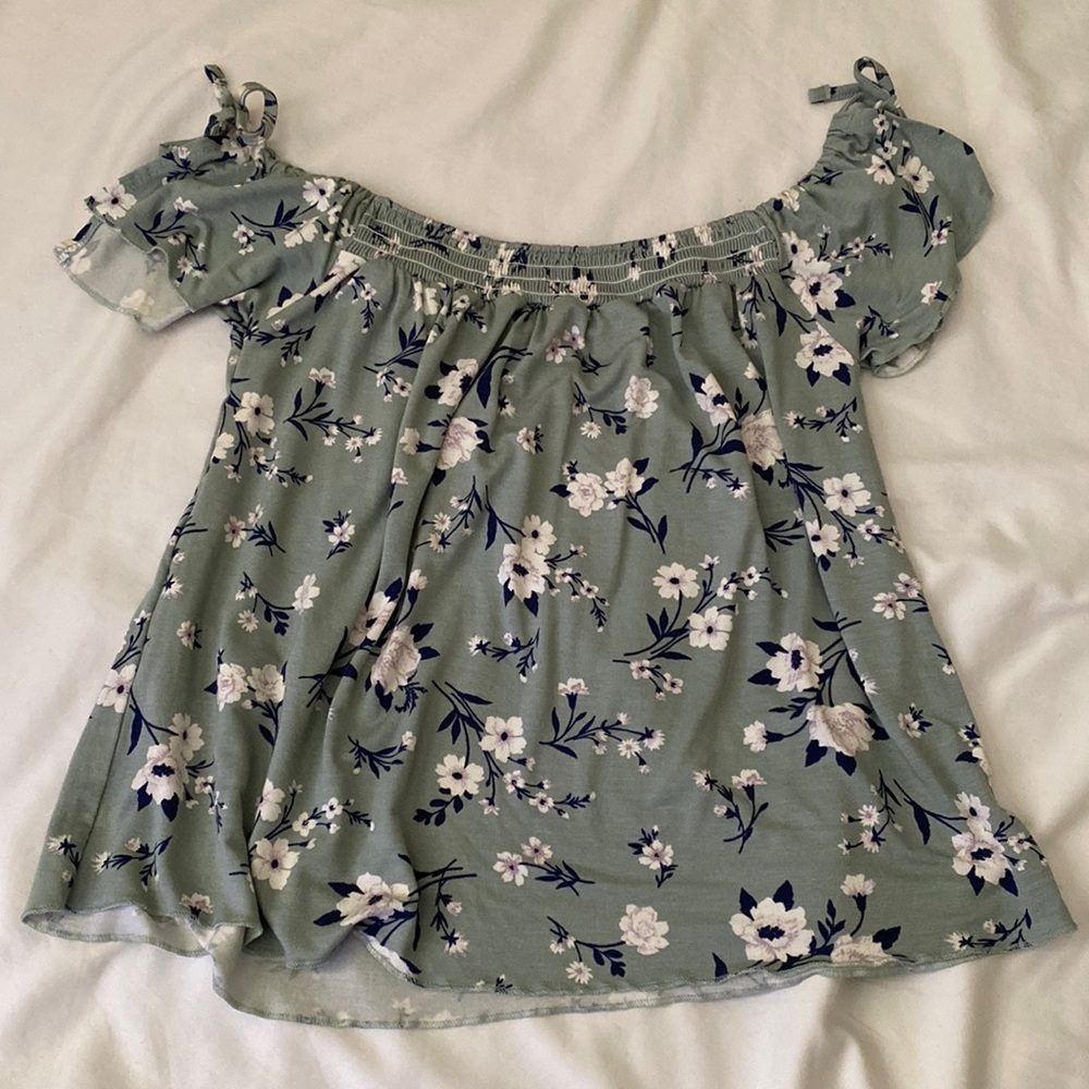 American eagle outfitters off the shoulder top